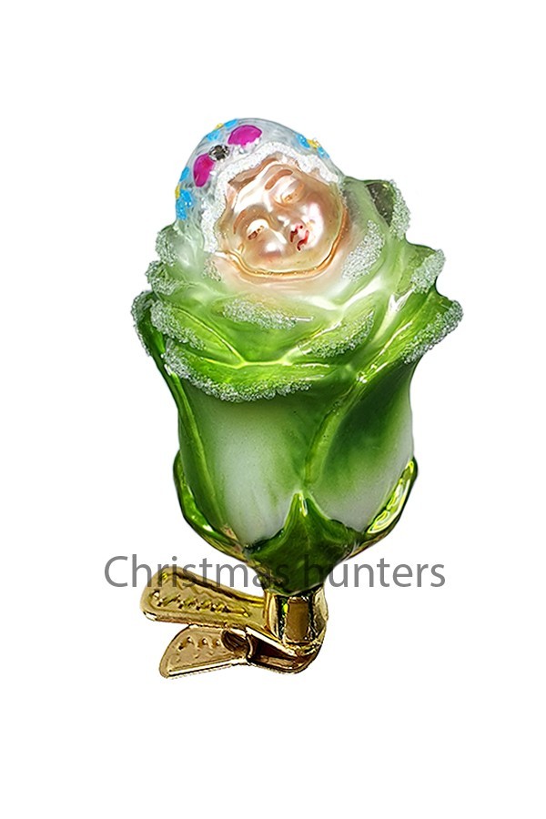 Ребенок в зеленом цветке