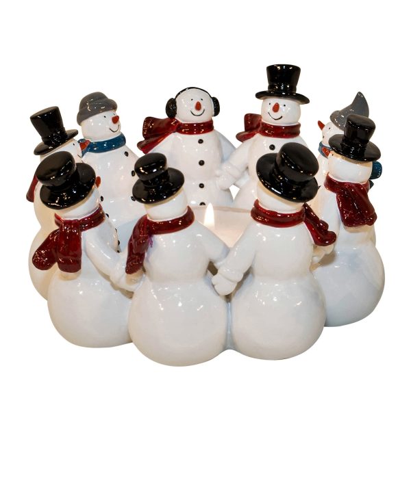 Фигурки снеговиков в кругу держатся за руки.