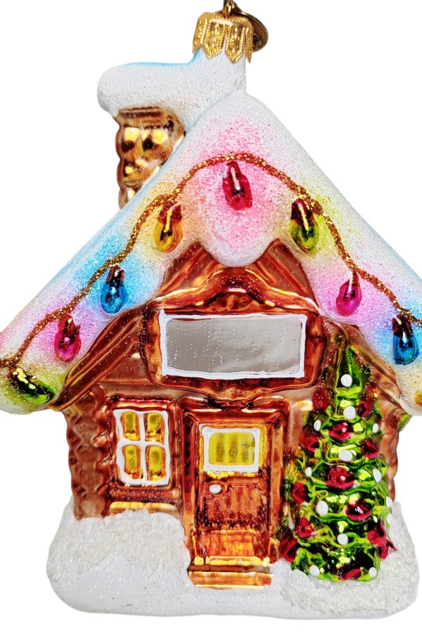Дом с гирляндой большой