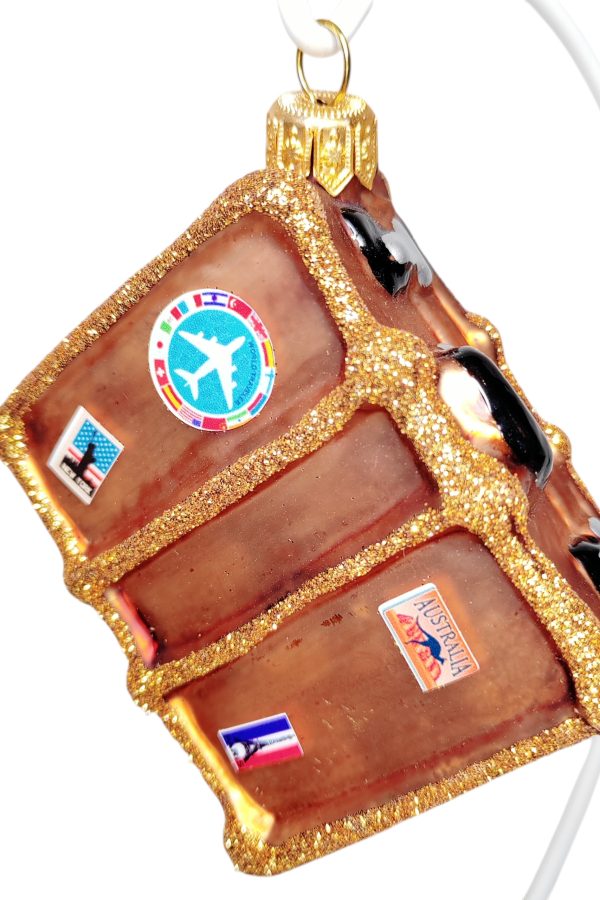 Чемодан дорожный